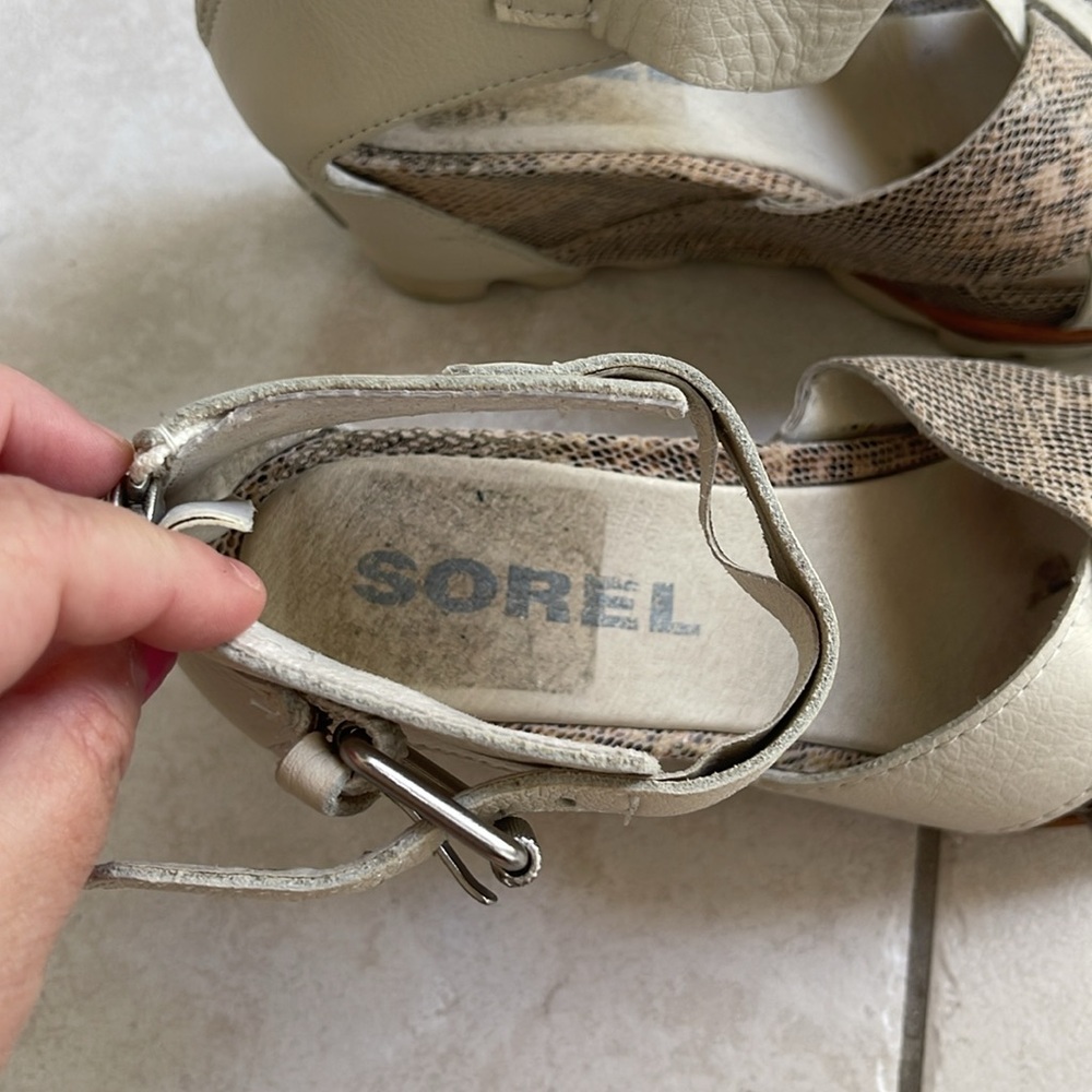 Sorel Joanie II wedge ankle strap snake sandals size 8 - Picture 2 of 12